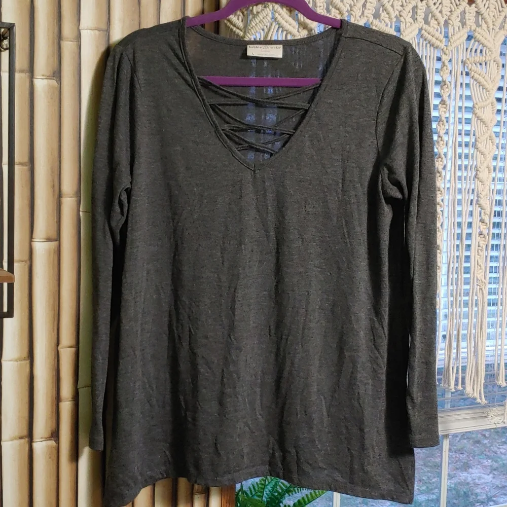 Gray Crisscross top - L - Picture 1 of 3